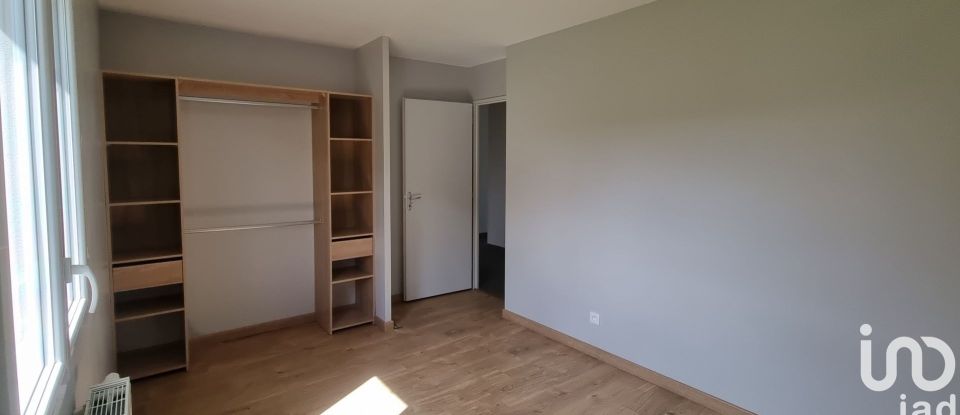 Maison 4 pièces de 90 m² à Saint-Denis-lès-Bourg (01000)