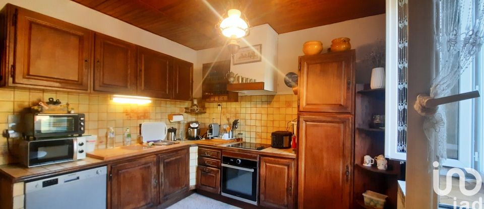 Village house 9 rooms of 210 m² in Saint-Laurent-le-Minier (30440)