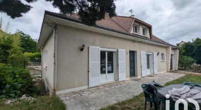 Traditional house 7 rooms of 145 m² in Saint-Gaultier (36800)