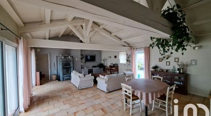 House 4 rooms of 156 m² in La Roche-sur-Yon (85000)