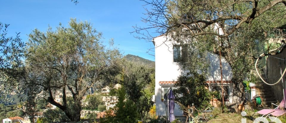 Maison traditionnelle 4 pièces de 121 m² à Saint-André-de-la-Roche (06730)