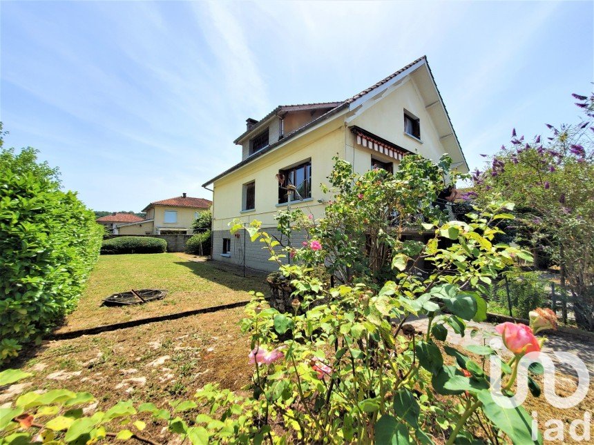 Town house 6 rooms of 117 m² in Biars-sur-Cère (46130)