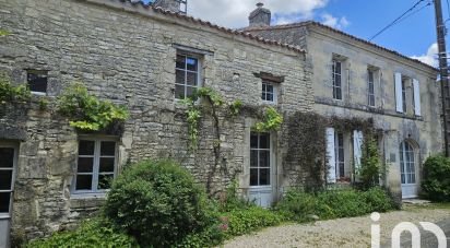 Maison de village 8 pièces de 350 m² à Maine-de-Boixe (16230)