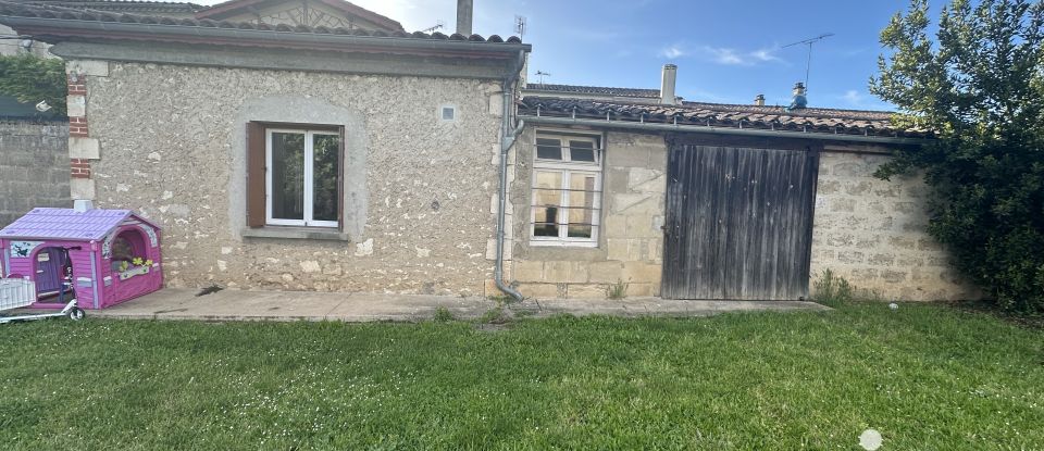 Village house 7 rooms of 156 m² in Vélines (24230)