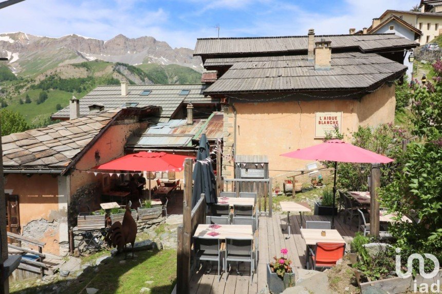 Restaurant of 290 m² in Saint-Véran (05350)