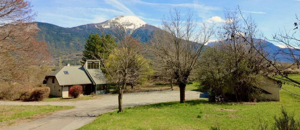 Murs commerciaux de 60 323 m² à Châteauroux-les-Alpes (05380)