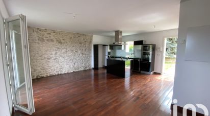 Town house 4 rooms of 95 m² in Cheptainville (91630)