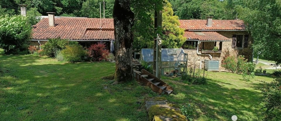 Farm 7 rooms of 196 m² in Pont-de-Larn (81660)