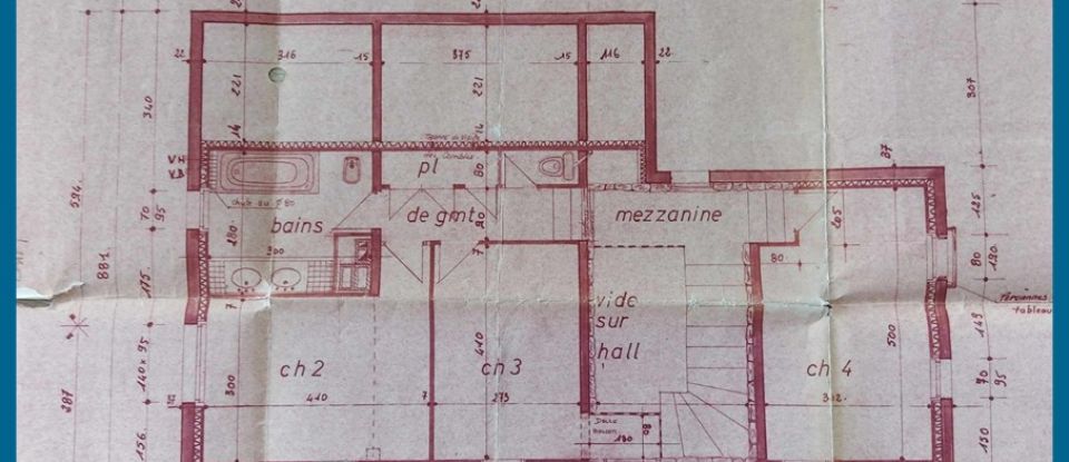 House 6 rooms of 132 m² in Saint-Laurent-sur-Sèvre (85290)