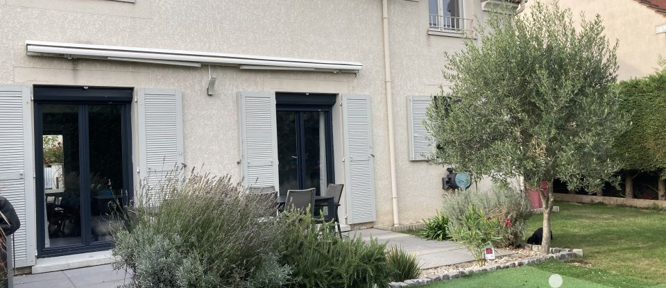 Maison 5 pièces de 108 m² à Mandres-les-Roses (94520)