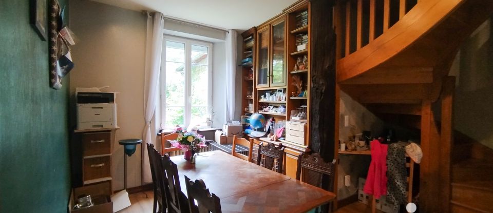 Gîte 13 pièces de 318 m² à Sainte-Thérence (03420)