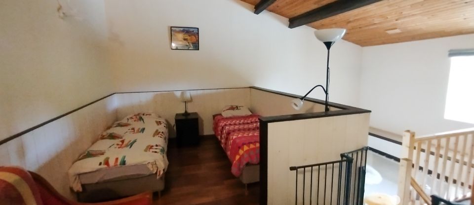 Gîte 13 pièces de 318 m² à Sainte-Thérence (03420)