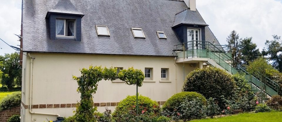 House 9 rooms of 170 m² in Carhaix-Plouguer (29270)