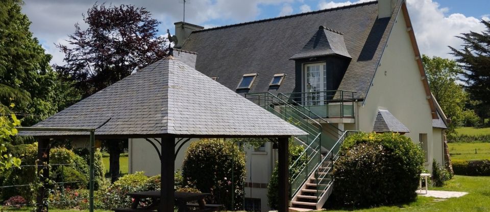 House 9 rooms of 170 m² in Carhaix-Plouguer (29270)