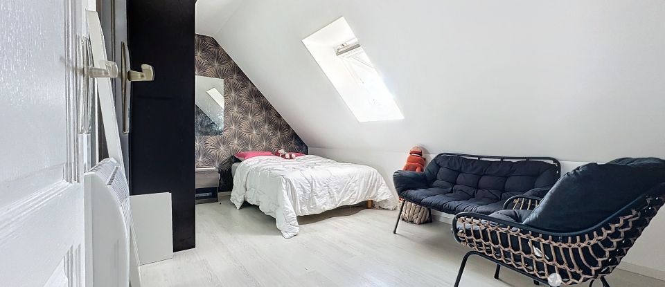 Maison 11 pièces de 215 m² à La Boissière-École (78125)