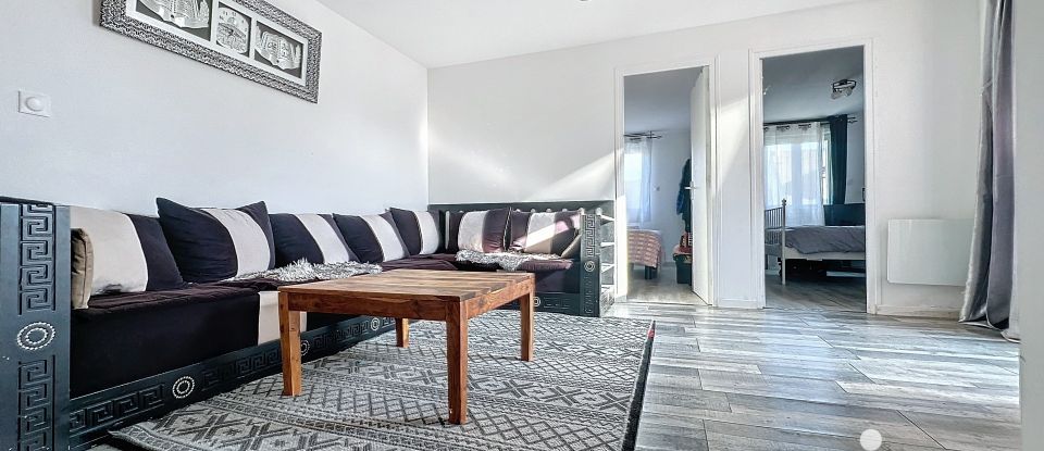 Maison 11 pièces de 215 m² à La Boissière-École (78125)