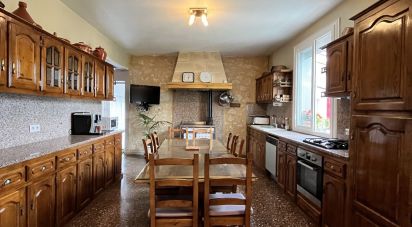 House 6 rooms of 203 m² in Gardonne (24680)