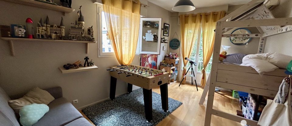 Maison 6 pièces de 240 m² à Bordeaux (33300)