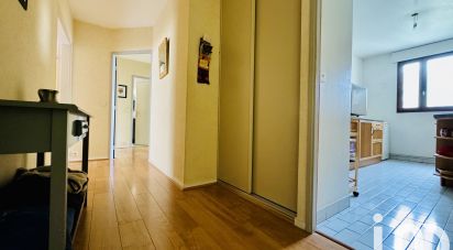 Appartement 3 pièces de 67 m² à Courbevoie (92400)