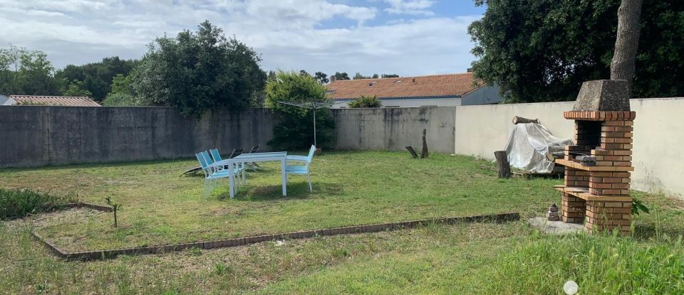 Maison traditionnelle 8 pièces de 160 m² à Saint-Georges-d'Oléron (17190)