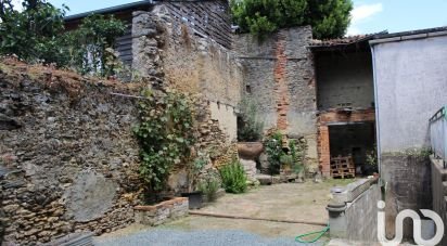 Traditional house 4 rooms of 143 m² in Chemillé-en-Anjou (49120)