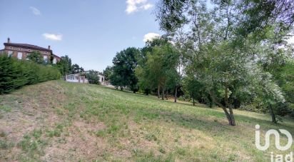 Land of 1,817 m² in Saint-Hilaire (31410)