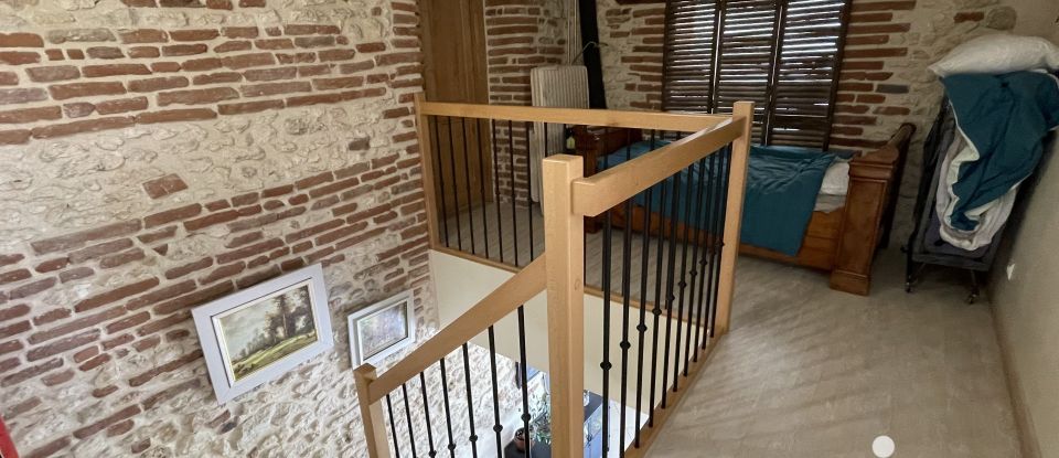 Gîte 18 pièces de 385 m² à Albi (81000)