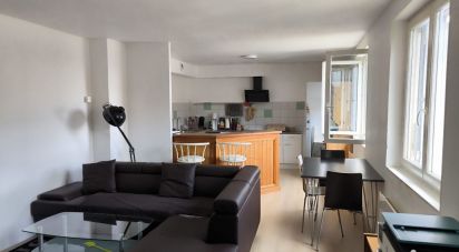 Maison 8 pièces de 222 m² à Saint-Chély-d'Apcher (48200)