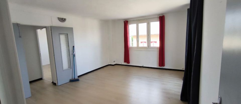 House 8 rooms of 222 m² in Saint-Chély-d'Apcher (48200)