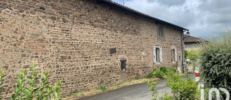 Ferme 6 pièces de 136 m² à Quincié-en-Beaujolais (69430)