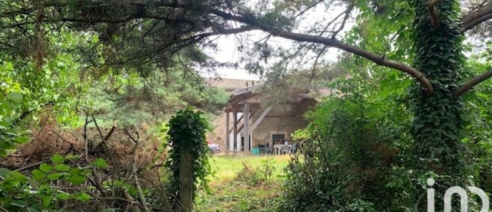 Ferme 6 pièces de 136 m² à Quincié-en-Beaujolais (69430)