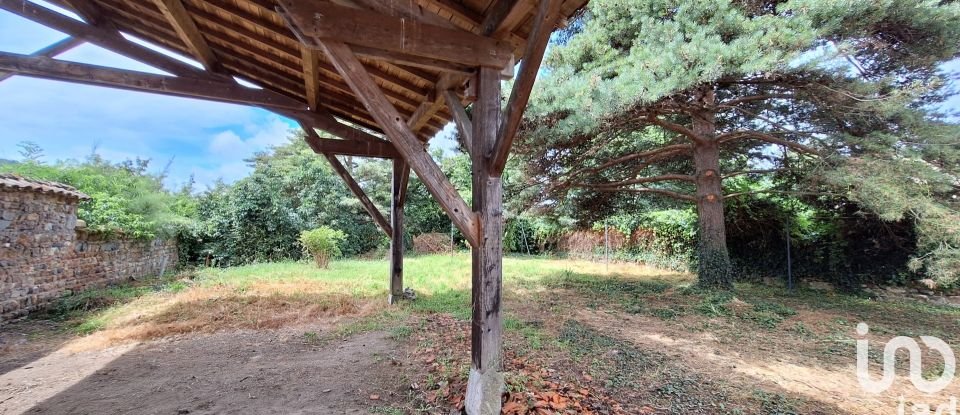 Ferme 6 pièces de 136 m² à Quincié-en-Beaujolais (69430)