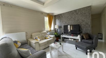 Traditional house 5 rooms of 84 m² in Montmacq (60150)