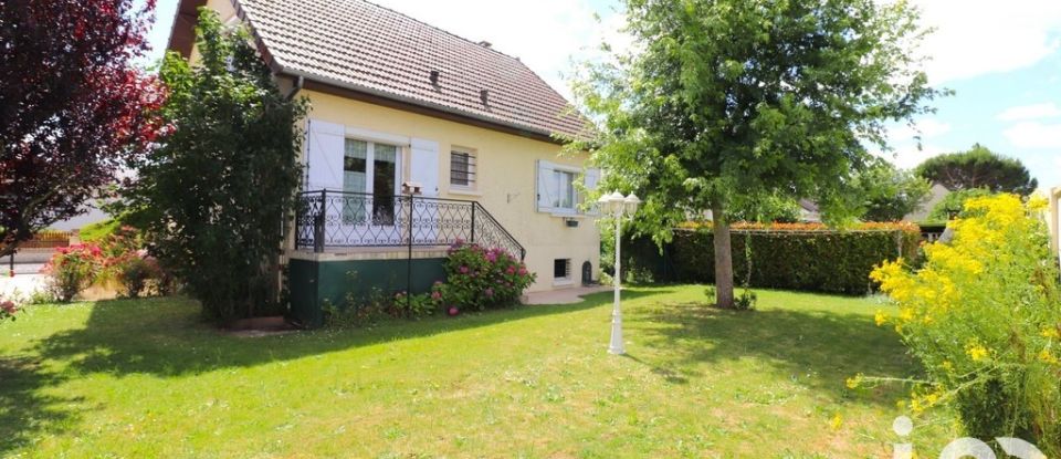 Traditional house 6 rooms of 110 m² in Charny (77410)