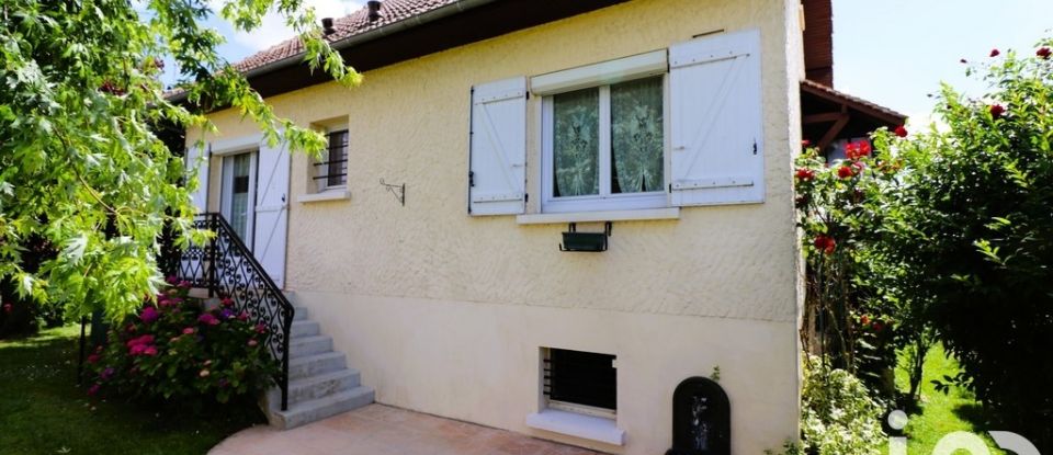 Traditional house 6 rooms of 110 m² in Charny (77410)