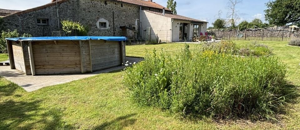 Longere 5 rooms of 208 m² in Châtillon-sur-Thouet (79200)