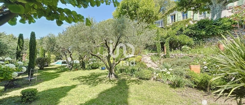 Mansion 11 rooms of 379 m² in Aix-en-Provence (13100)