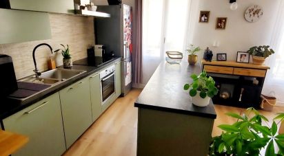 Apartment 3 rooms of 60 m² in Sainte-Tulle (04220)