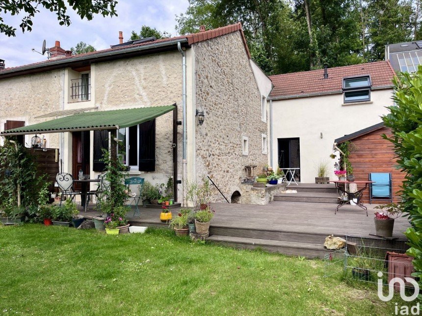 House 6 rooms of 136 m² in Souzy-la-Briche (91580)