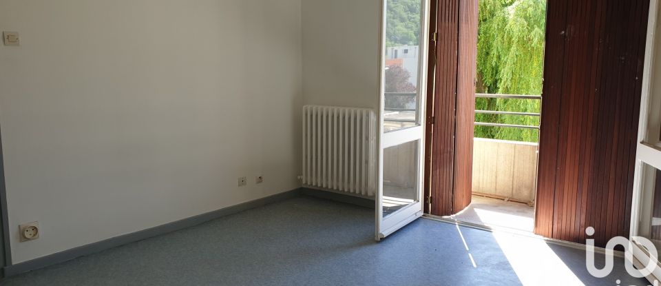 Apartment 1 room of 29 m² in Vizille (38220)