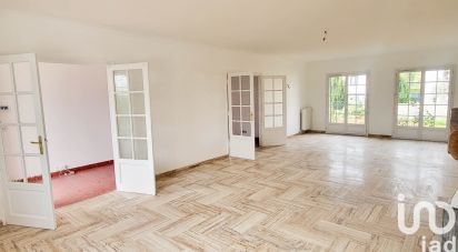 Maison traditionnelle 8 pièces de 224 m² à Nozay (91620)