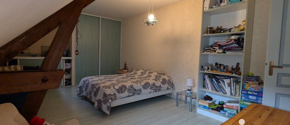 Maison traditionnelle 7 pièces de 206 m² à Ornans (25290)