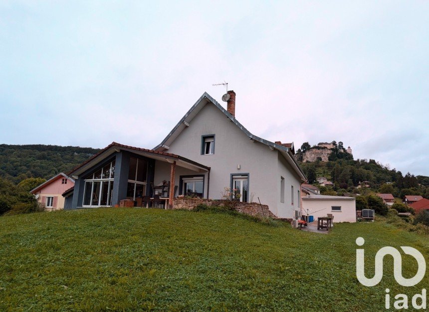 Traditional house 7 rooms of 206 m² in Ornans (25290)