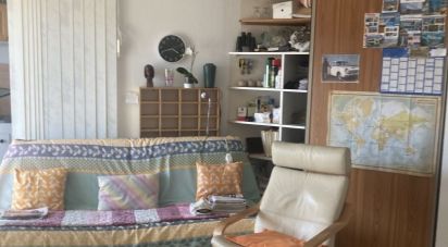 Studio 1 pièce de 37 m² à Hyères (83400)