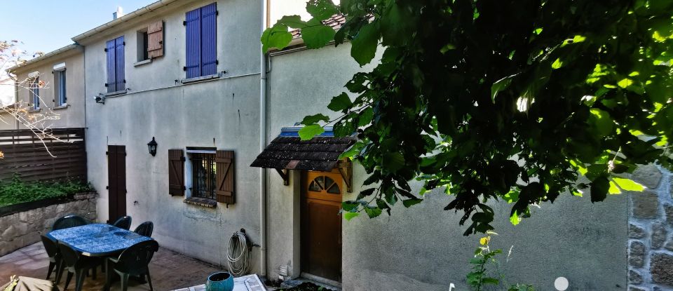 House 8 rooms of 130 m² in Soignolles-en-Brie (77111)