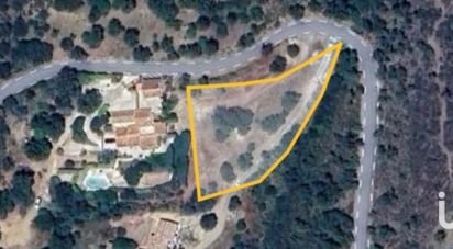 Land of 2,350 m² in Le Plan-de-la-Tour (83120)