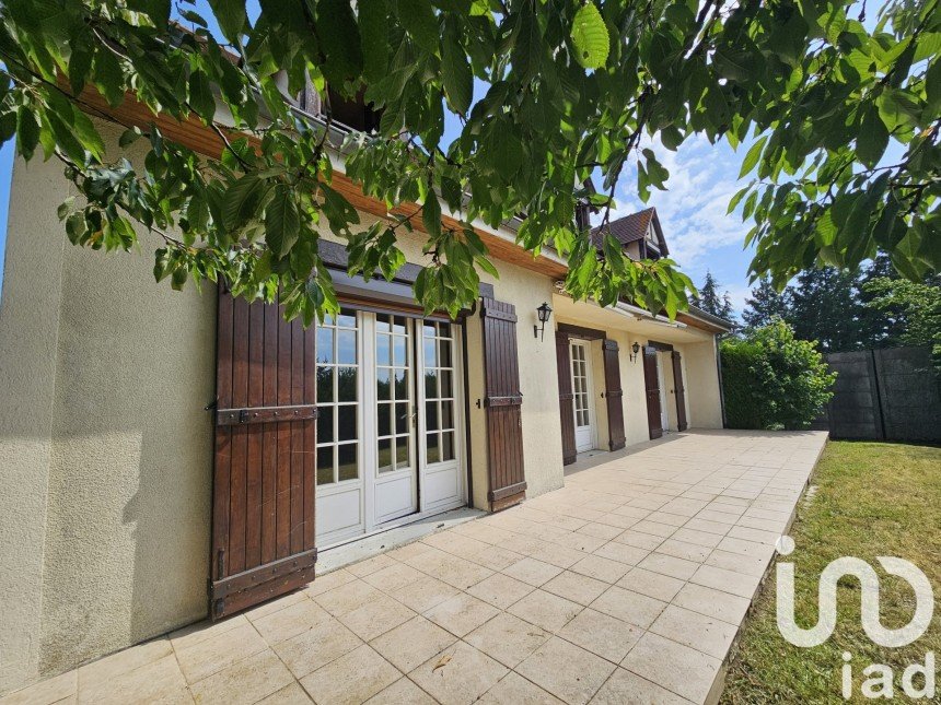 House 5 rooms of 136 m² in Sully-sur-Loire (45600)