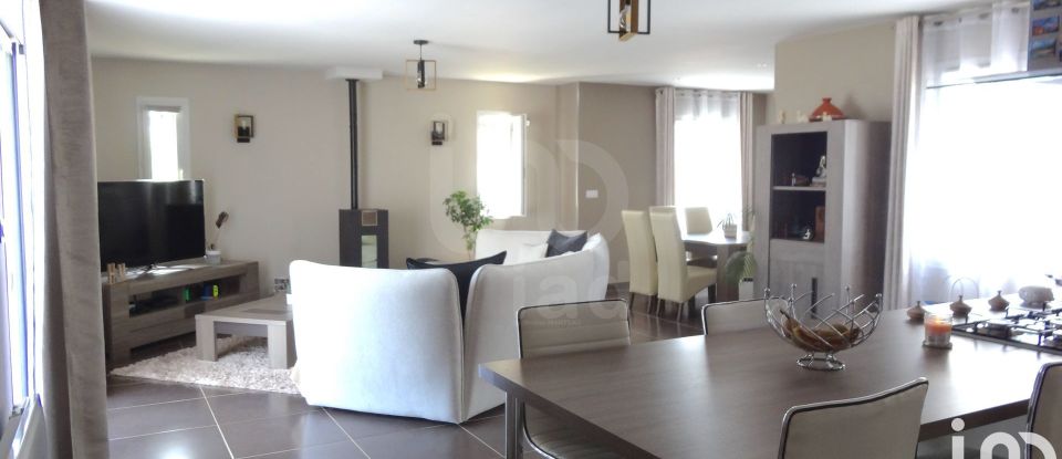 House 4 rooms of 129 m² in Vennecy (45760)