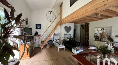 House 5 rooms of 95 m² in Bourg (33710)