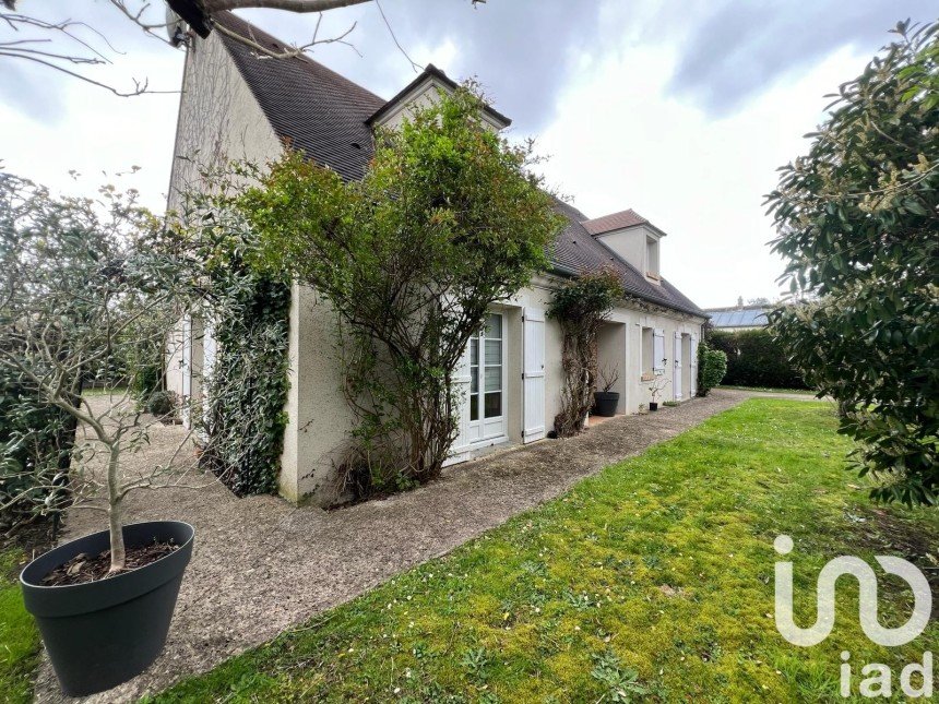 House 8 rooms of 209 m² in Bourron-Marlotte (77780)